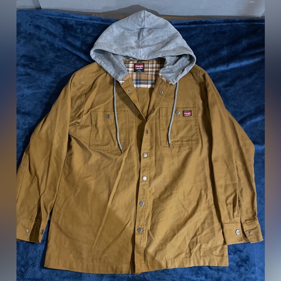 Wrangler Other - VINTAGE WRANGLER HOODED DENIM SHACK
ET CAMEL BEIGE